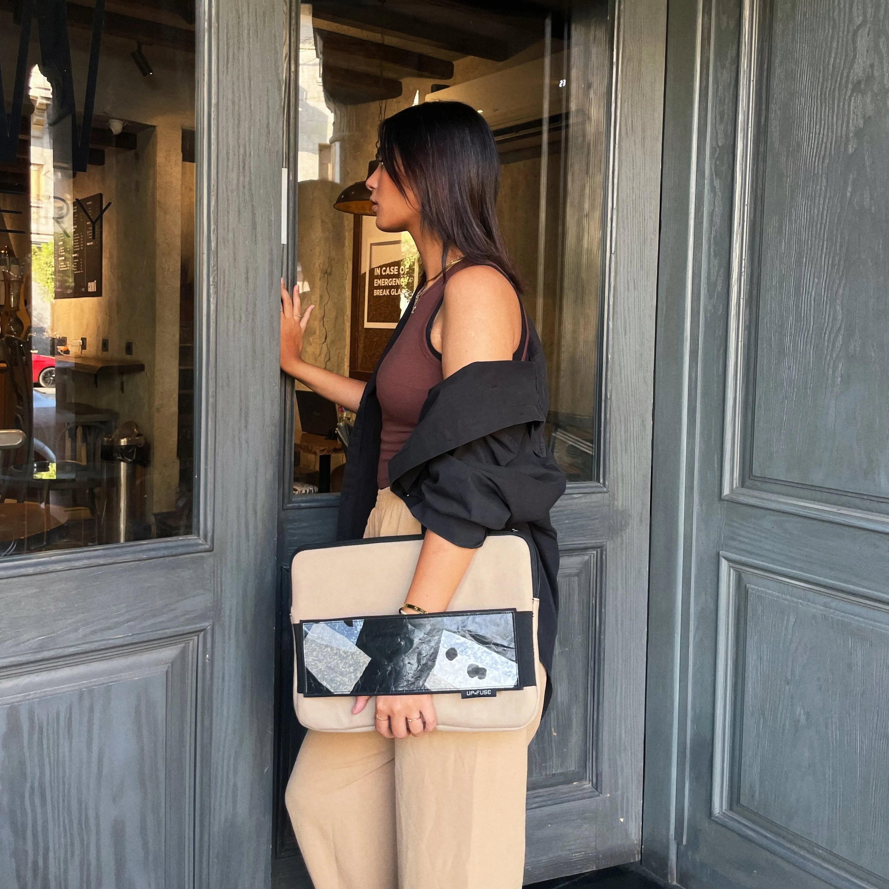Grip Laptop Sleeve - Beige Monopoly