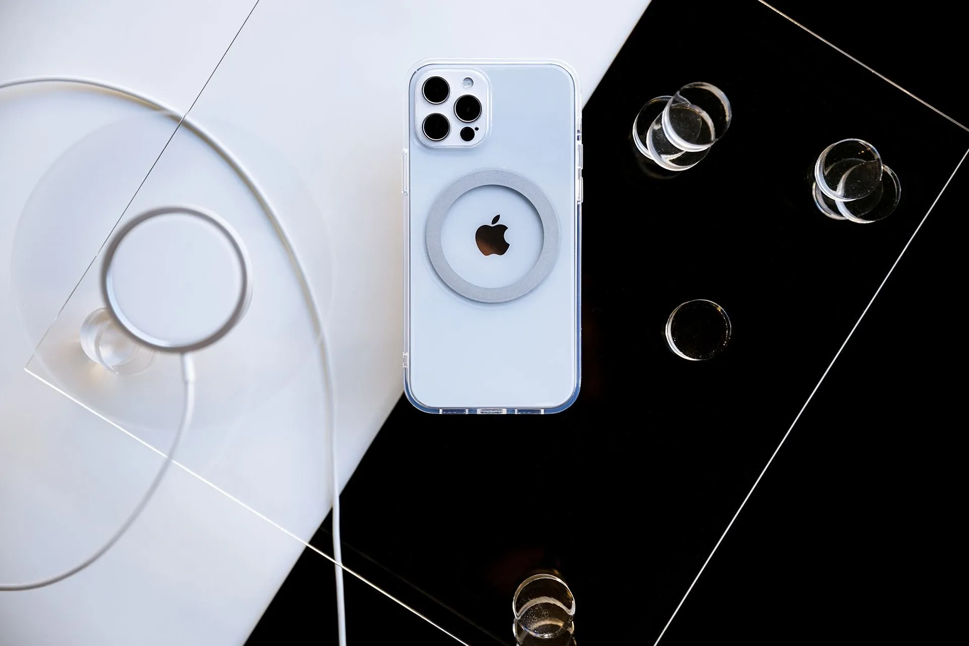 MagClear iPhone 12/ 12 Pro